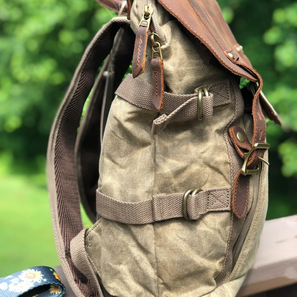 Canvas Camera bag/backpack. - Picture 3 of 15